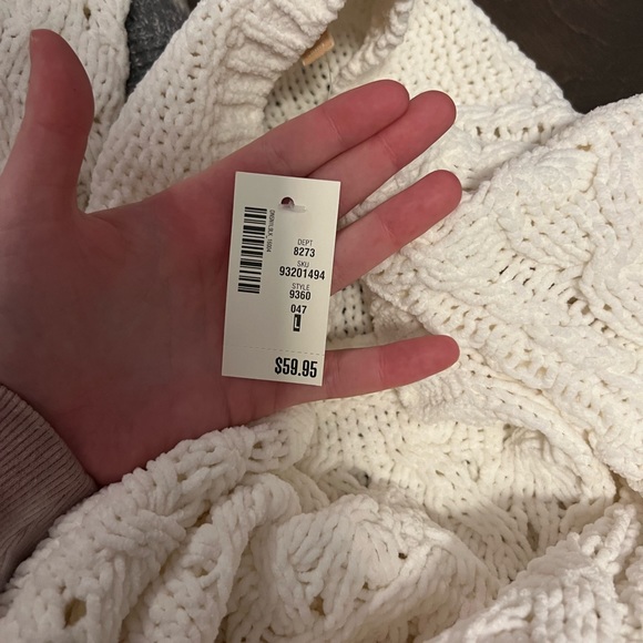 Aero Hygge white sweater size: Large - Picture 4 of 4